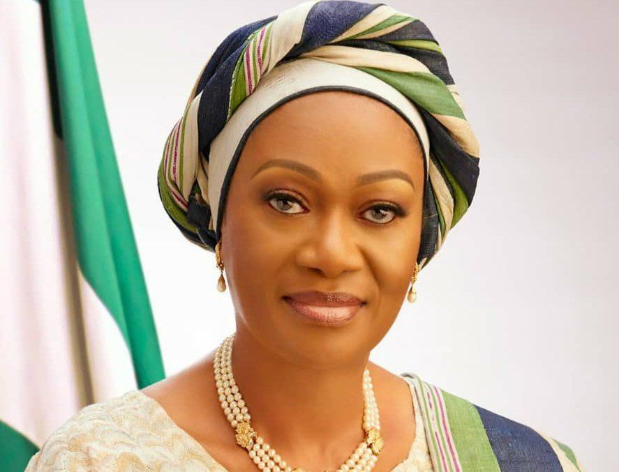 First Lady Gives iPads, Sanitary Pads to Rivers Students