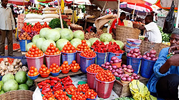 Economists Urge Cheaper Food Production, Energy and Credit to Improve Living Standards