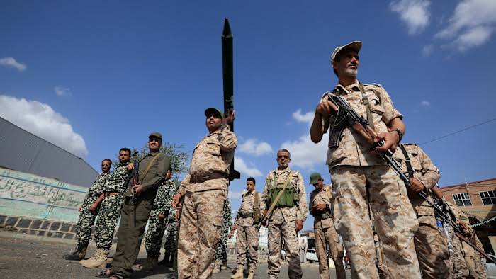 Iran Urges Saudi Arabia to Seek Talks as Houthi Conflict Escalates
